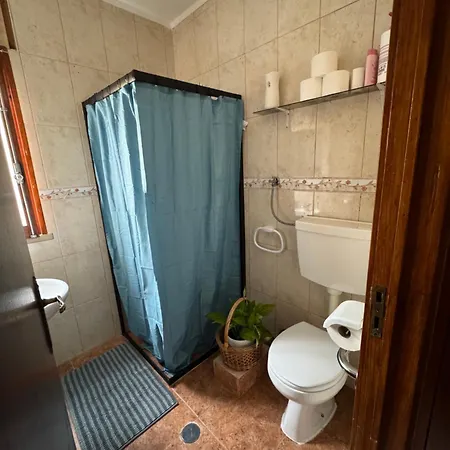アパート Cozy Two Bedroom Apartment, 2 Minutes From The