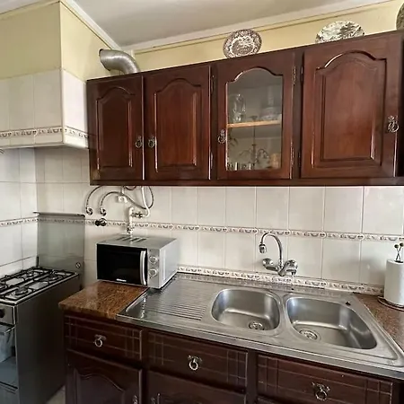 公寓 Cozy Two Bedroom Apartment, 2 Minutes From The