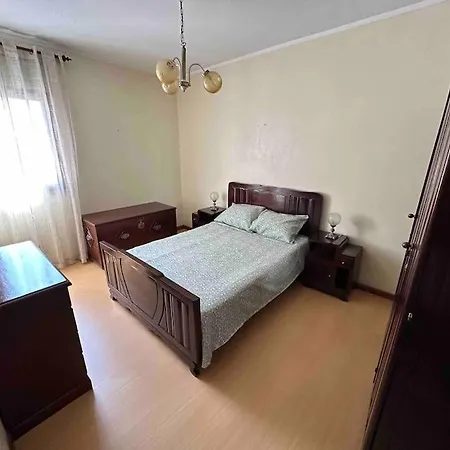 Cozy Two Bedroom Apartment, 2 Minutes From The * 菲盖拉-达福什