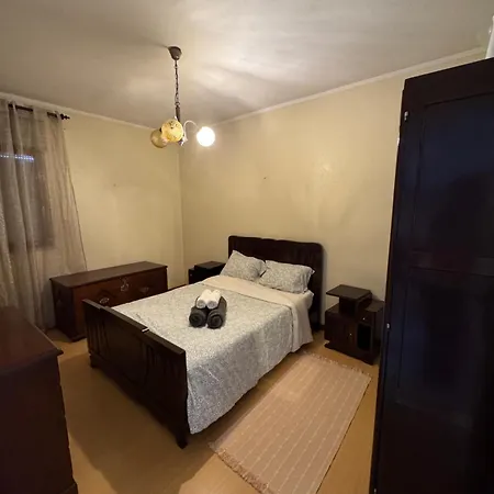 Cozy Two Bedroom Apartment, 2 Minutes From The 公寓 菲盖拉-达福什