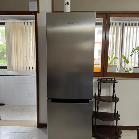 Cozy Two Bedroom Apartment, 2 Minutes From The 公寓 菲盖拉-达福什