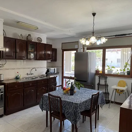 Cozy Two Bedroom Apartment, 2 Minutes From The Apartamento *