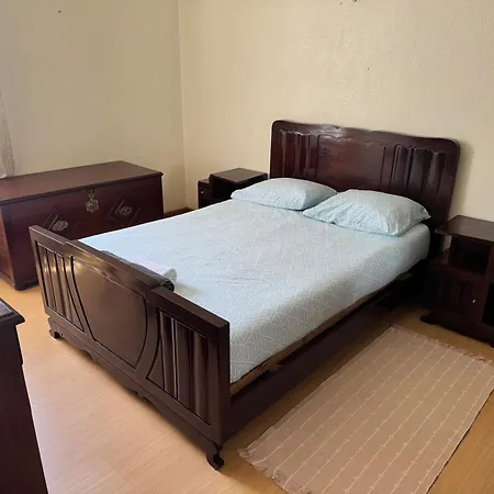 Cozy Two Bedroom Apartment, 2 Minutes From The 公寓 菲盖拉-达福什
