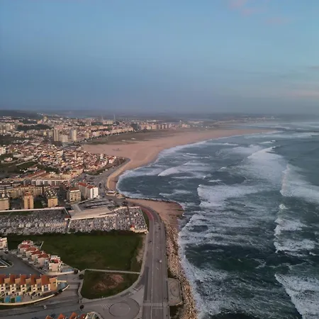 Cozy Two Bedroom Apartment, 2 Minutes From The Figueira da Foz